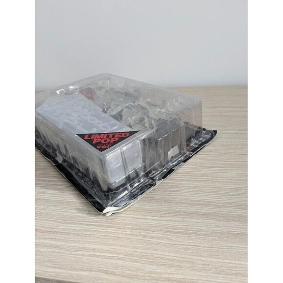 Vampire Curia Action Figure: 2000s Gothic Horror Collectible - Picture 4 of 5